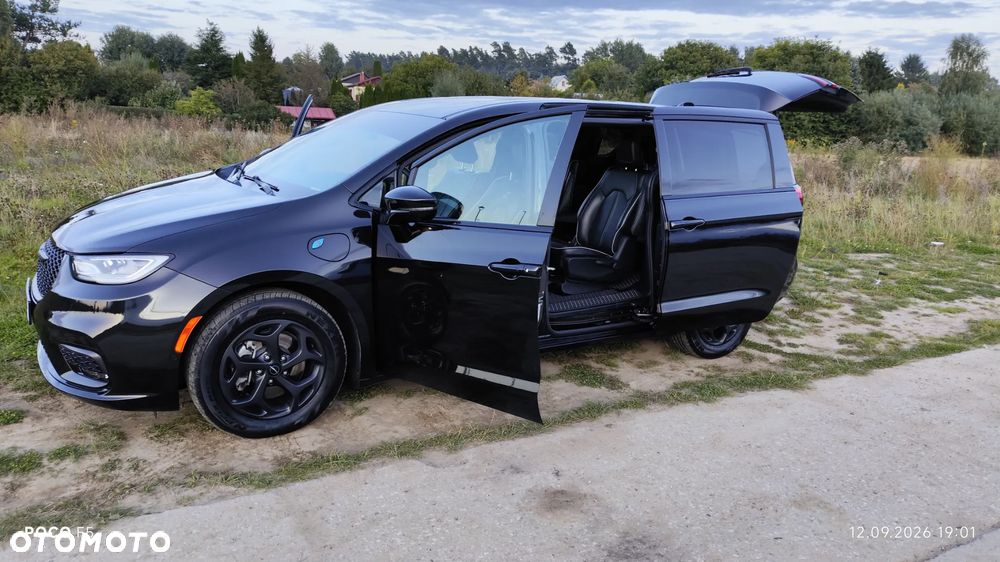 Chrysler Pacifica - 21