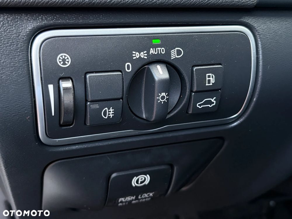 Volvo V60 D3 Momentum - 36