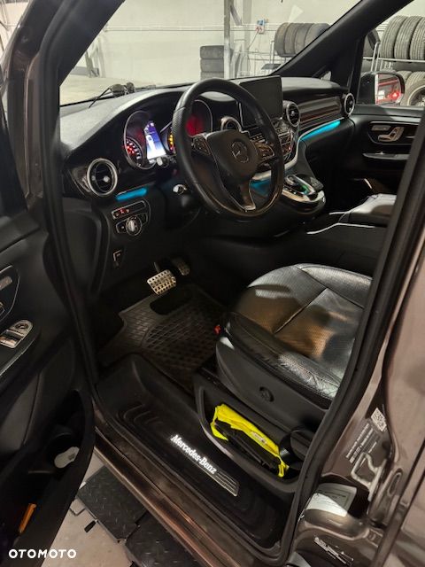 Mercedes-Benz Klasa V - 6