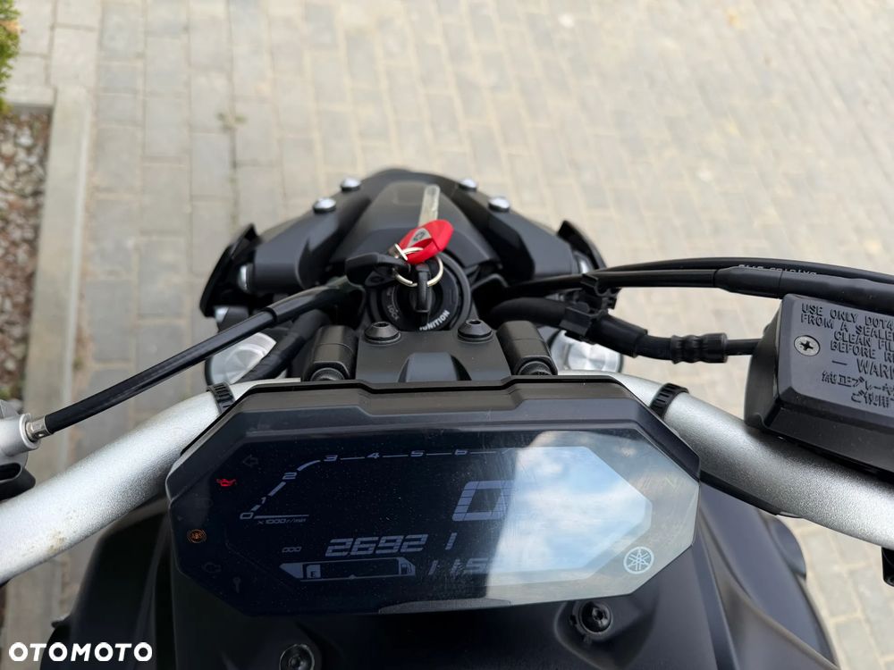 Yamaha MT - 28