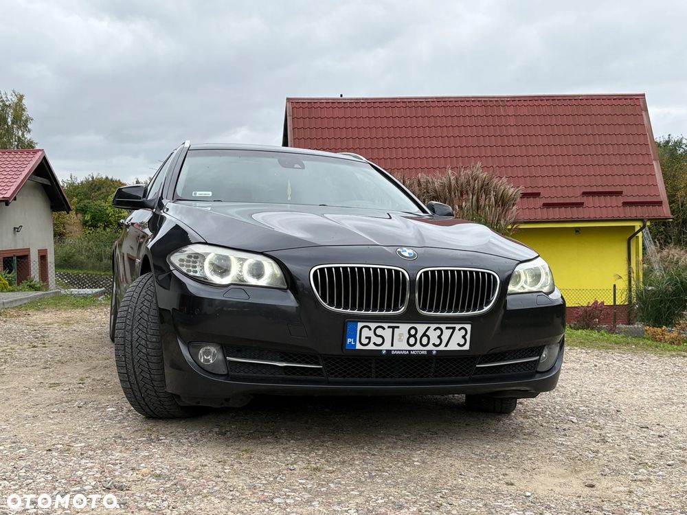 BMW Seria 5 525d xDrive - 8