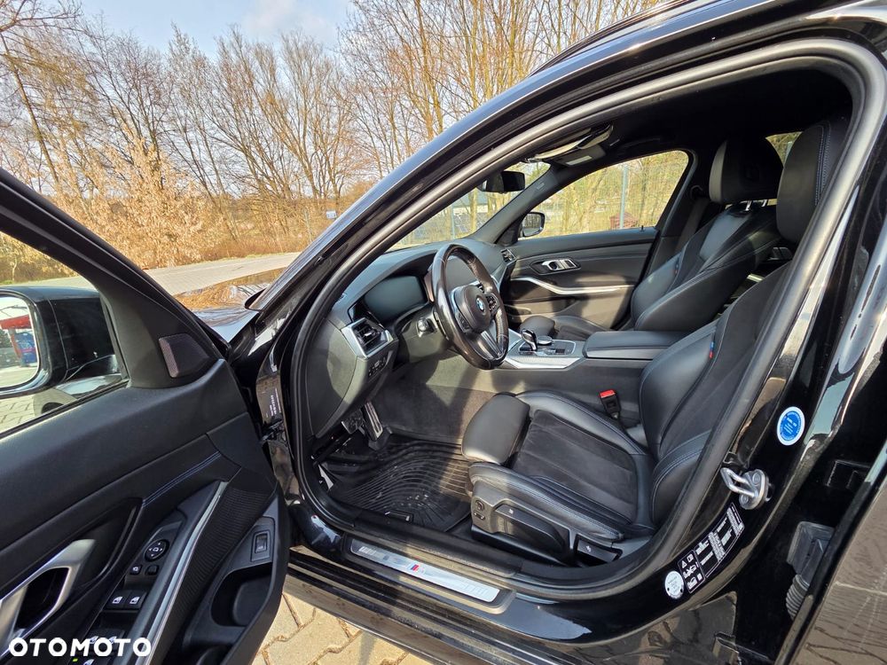 BMW Seria 3 320d xDrive Edition M Sport Shadow - 8