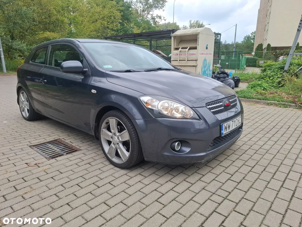 Kia Ceed - 1