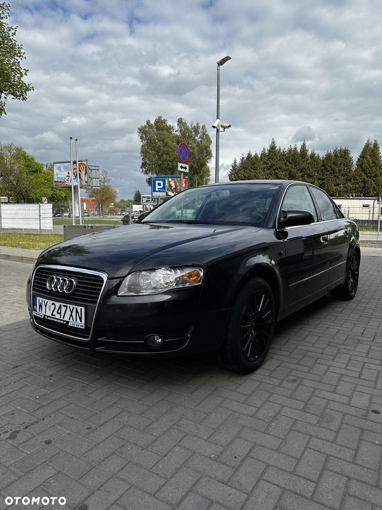 Audi A4 Limousine - 1