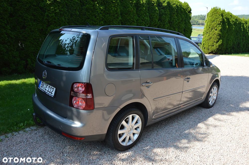 Volkswagen Touran - 5