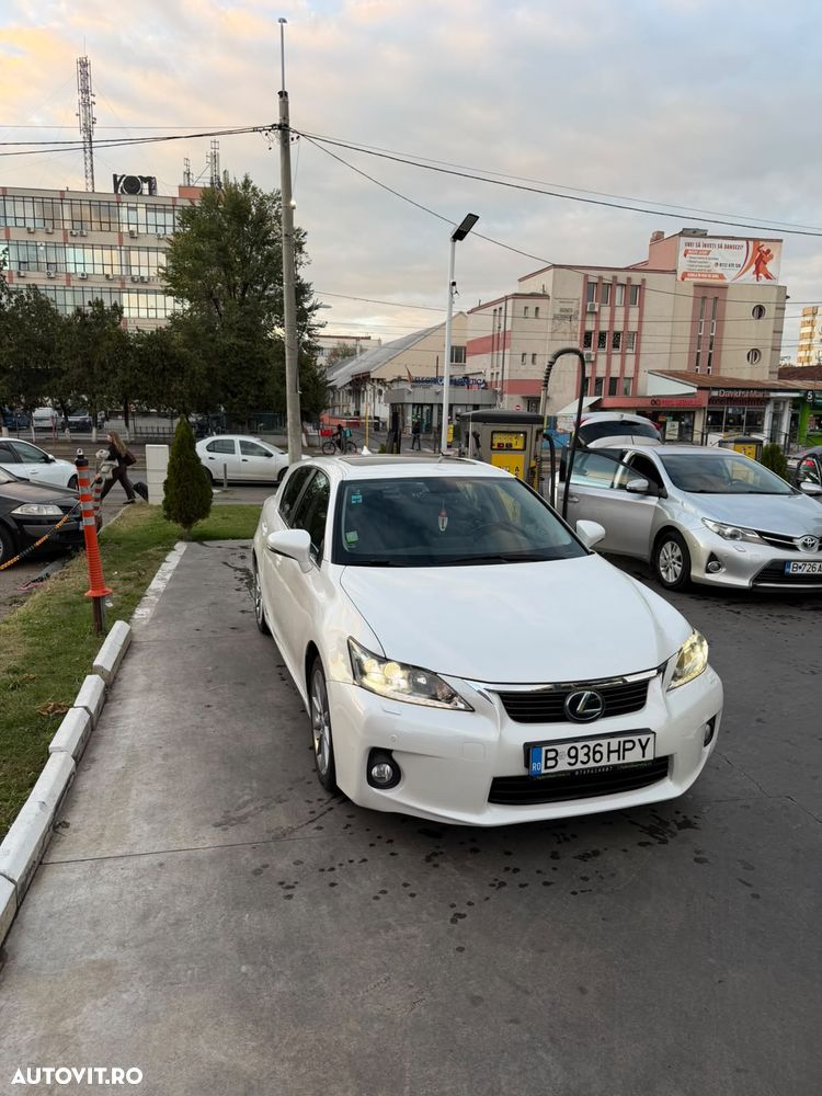 Lexus CT - 1