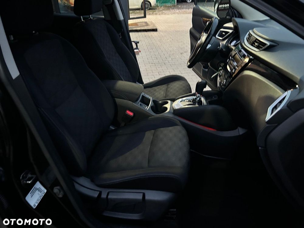 Nissan Qashqai - 25