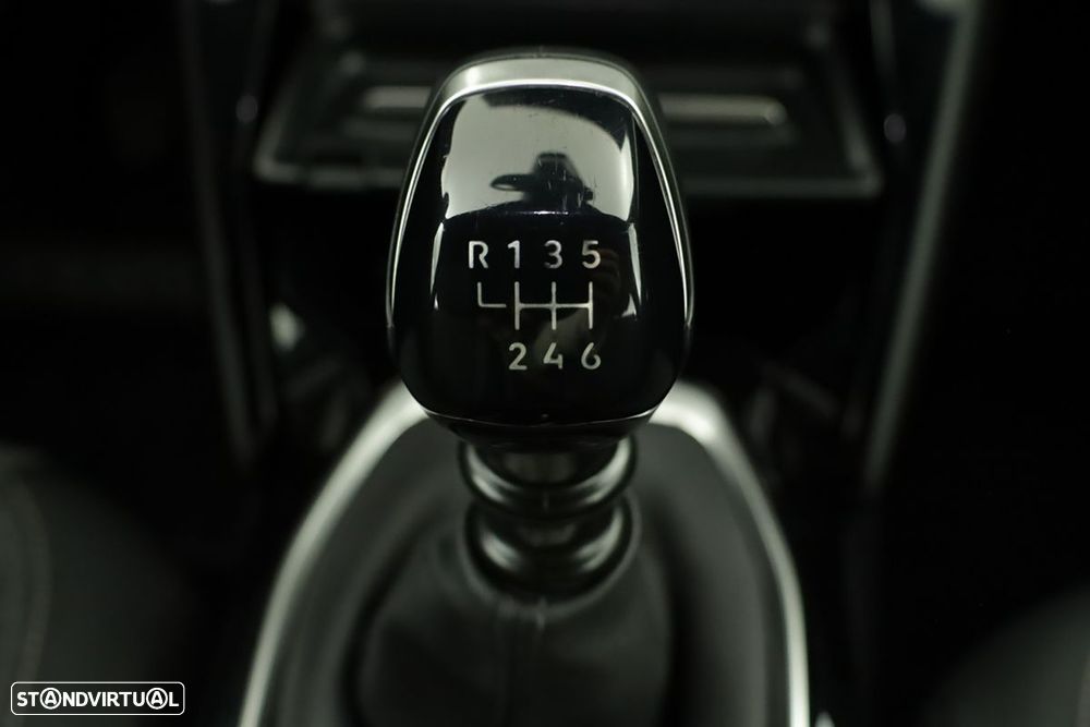 Peugeot 2008 1.2 PureTech Allure - 14