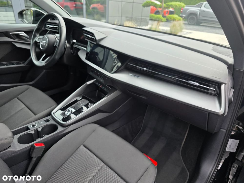 Audi A3 Limousine 30 TFSI mHEV S tronic - 22