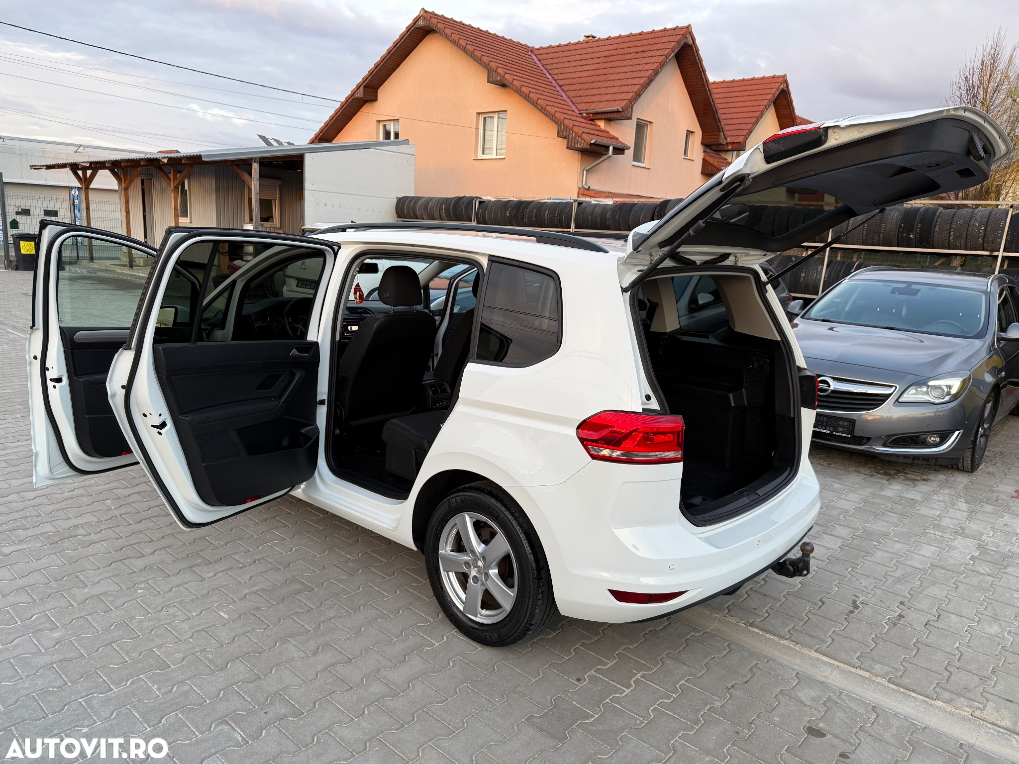 Volkswagen Touran 1.6 TDI SCR (BlueMotion Technology) Trendline - 31