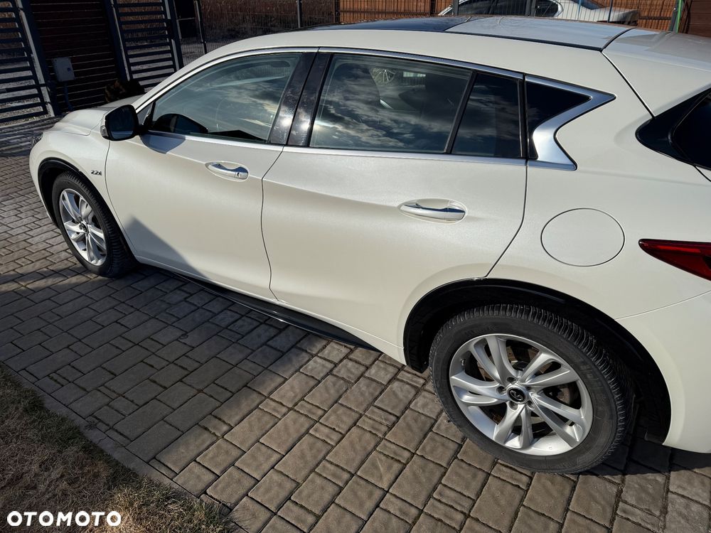 Infiniti Q30 2.2d Premium Tech AWD 7DCT - 5