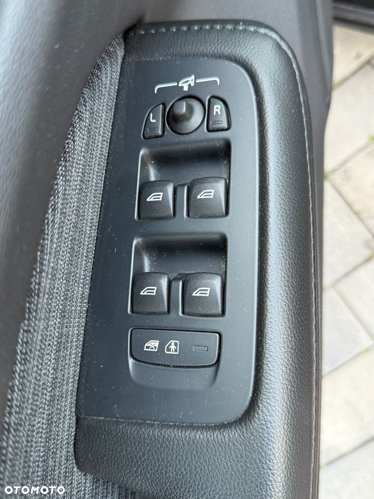 Volvo V60 D4 Momentum - 16