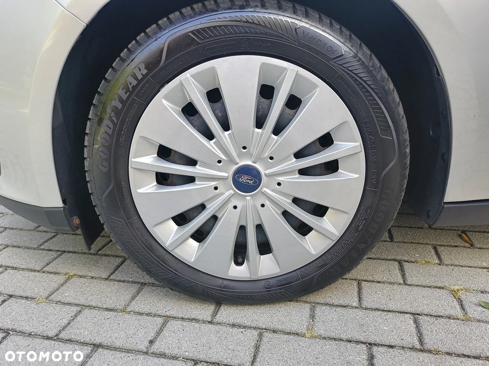 Ford Focus 1.0 EcoBoost Active Business - 25