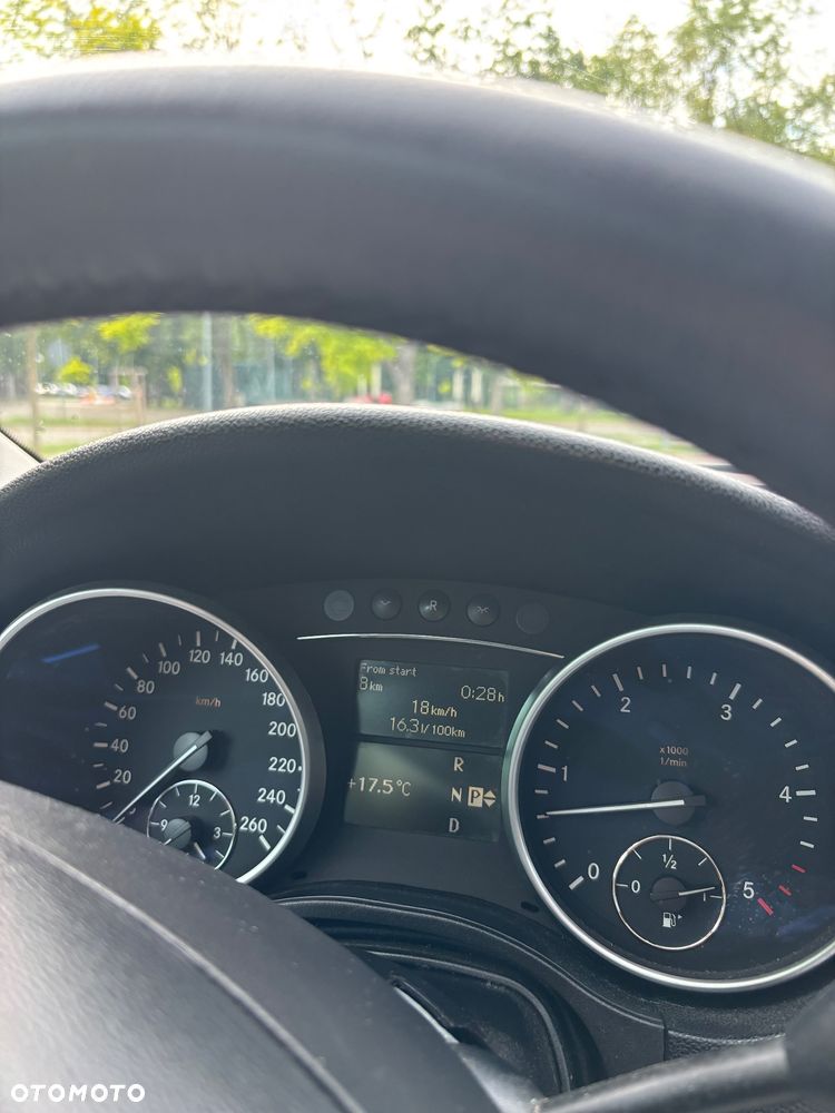 Mercedes-Benz ML - 13