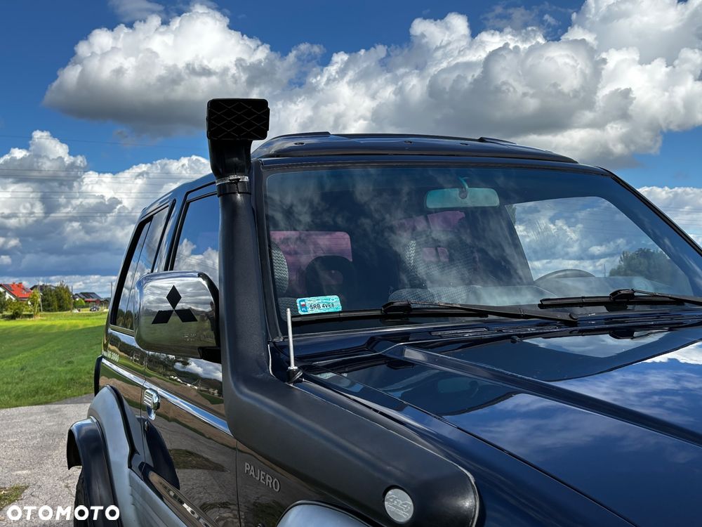 Mitsubishi Pajero 3.0 GLS - 15
