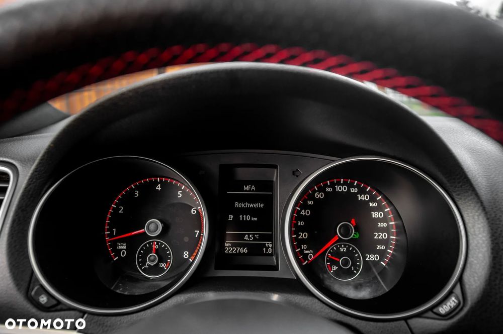 Volkswagen Golf 2.0 GTI DSG adidas - 29