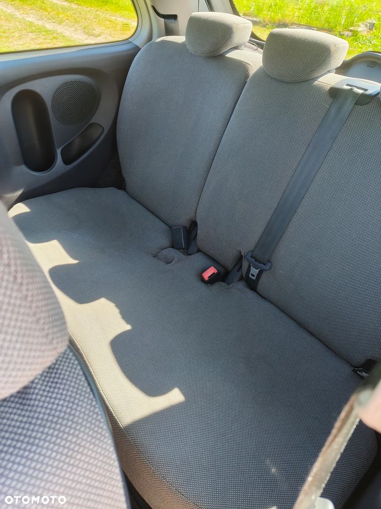 Nissan Micra - 5