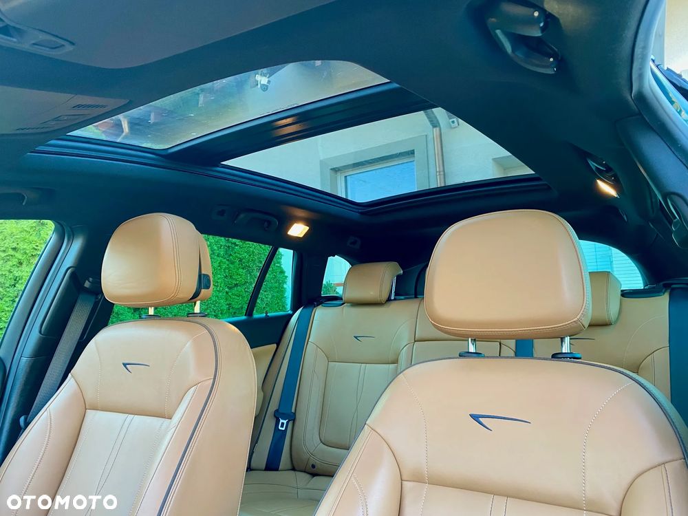 Opel Insignia 2.0 ECOTEC DI Turbo 4x4 Sports Tourer Business Edition - 11