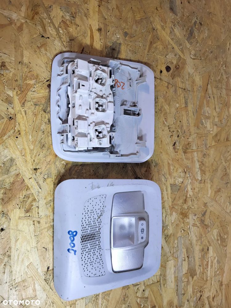 Oświetlenie kabiny lampka Peugeot 2008 - 2