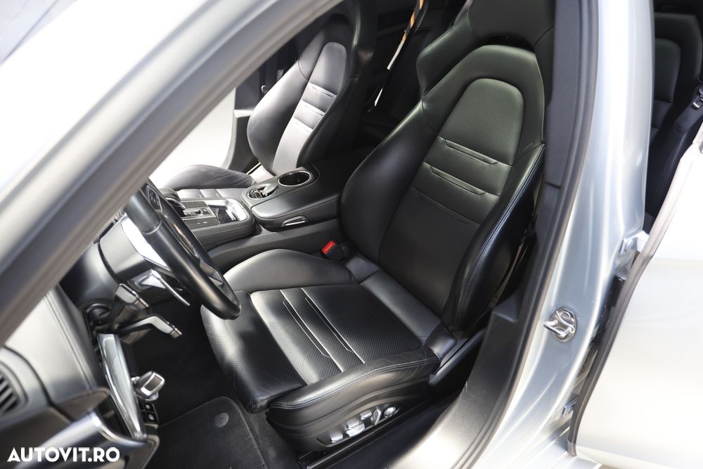 Porsche Panamera 4S Sport Turismo - 31