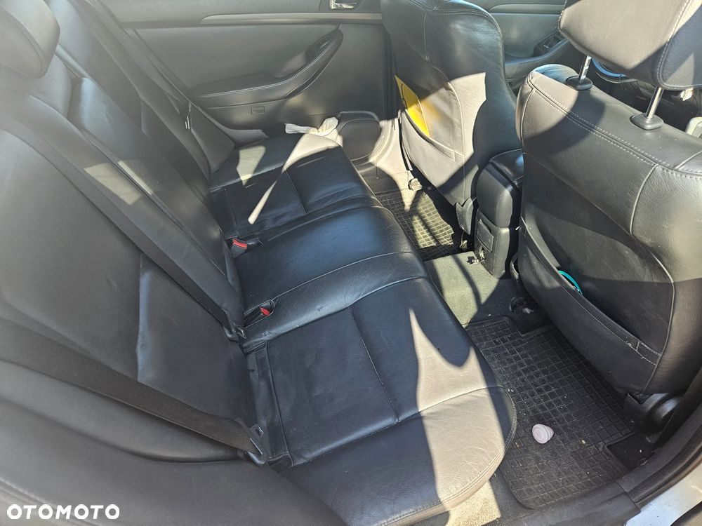 Toyota Avensis - 7