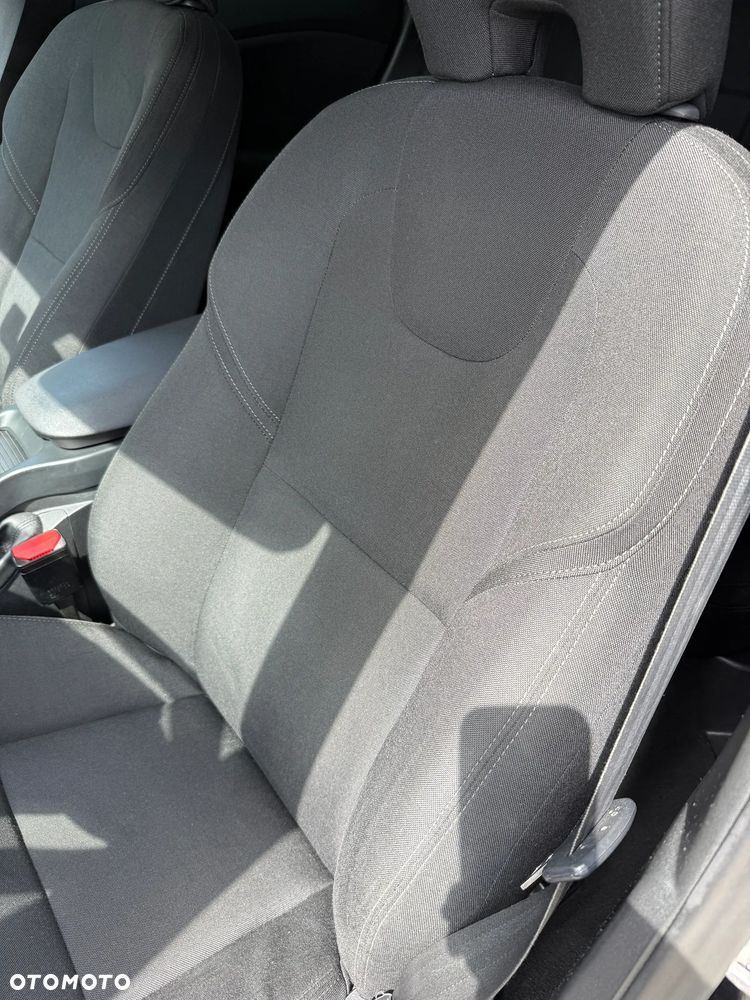 Volvo V40 D2 Kinetic - 8