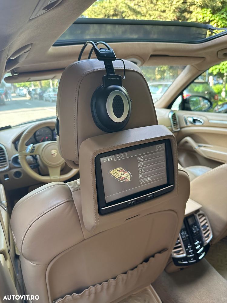 Porsche Cayenne - 12