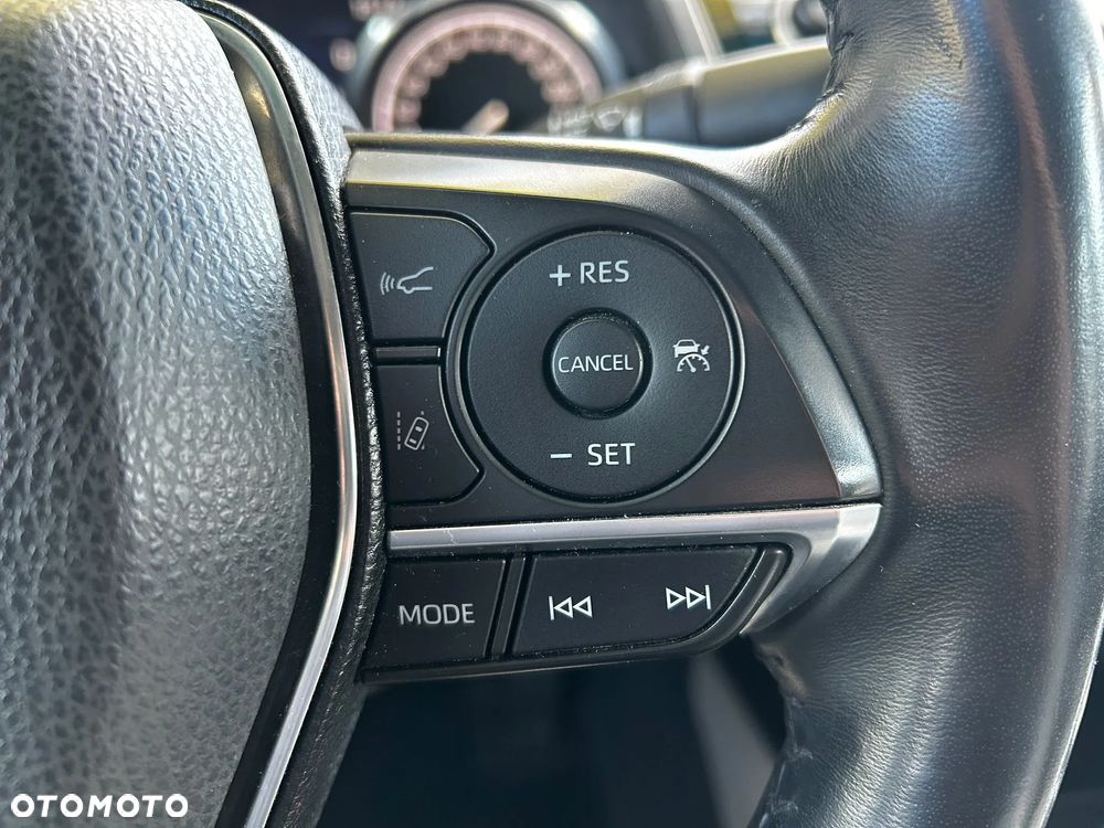 Toyota Camry Business Edition - 19