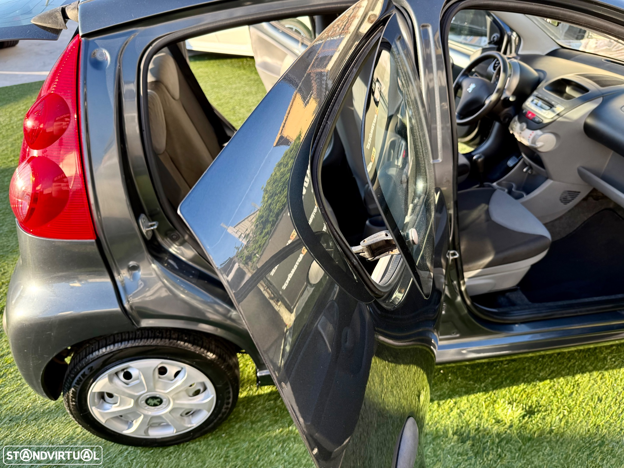 Peugeot 107 1.0 Urban - 28