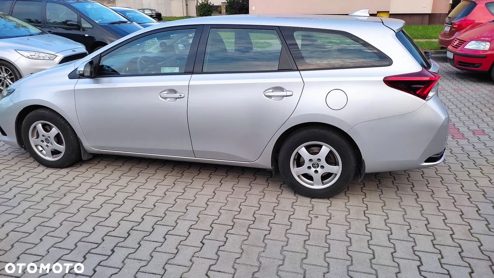 Toyota Auris 1.6 Premium - 2