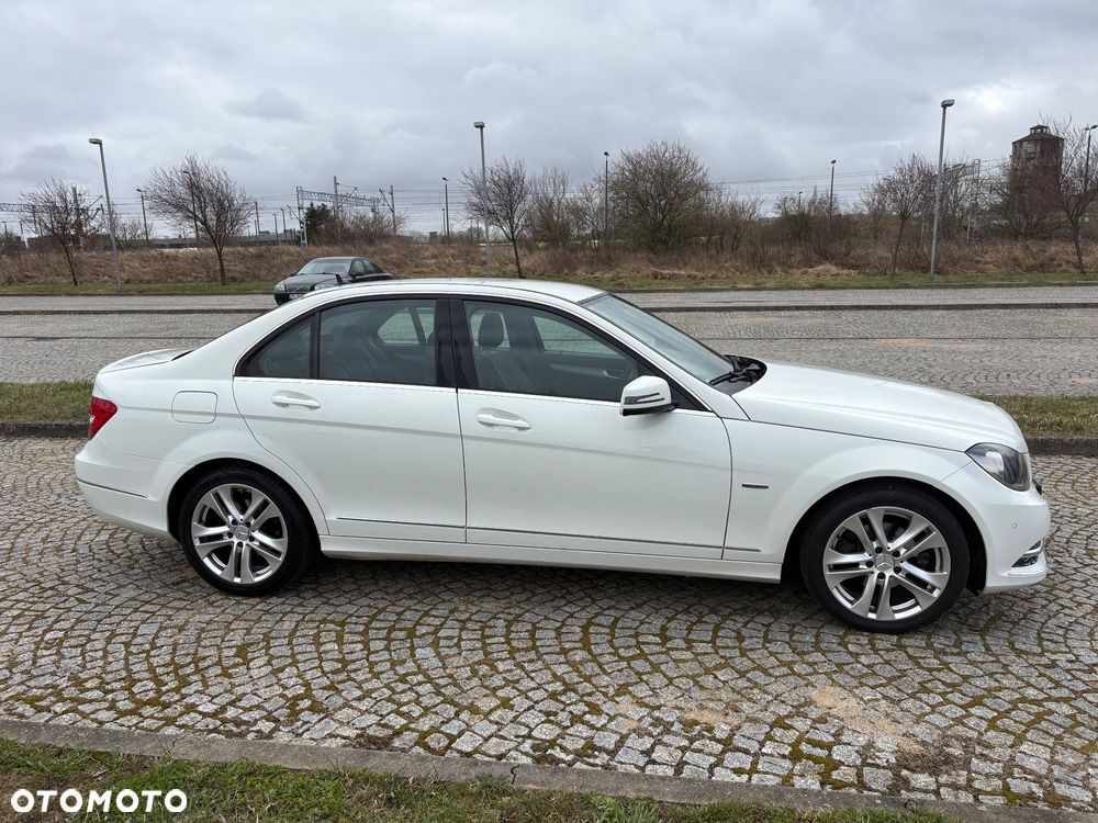 Mercedes-Benz Klasa C 180 CGI Automatik BlueEFFICIENCY Avantgarde - 1