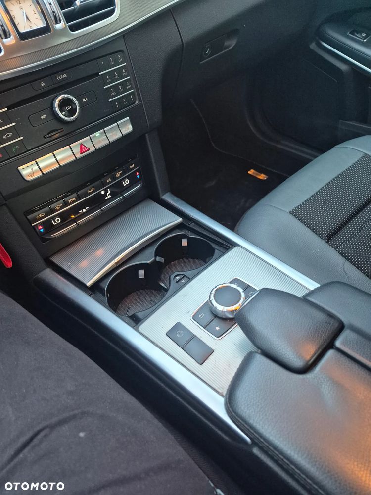Mercedes-Benz Klasa E 220 BlueTEC 4-Matic Classic - 14
