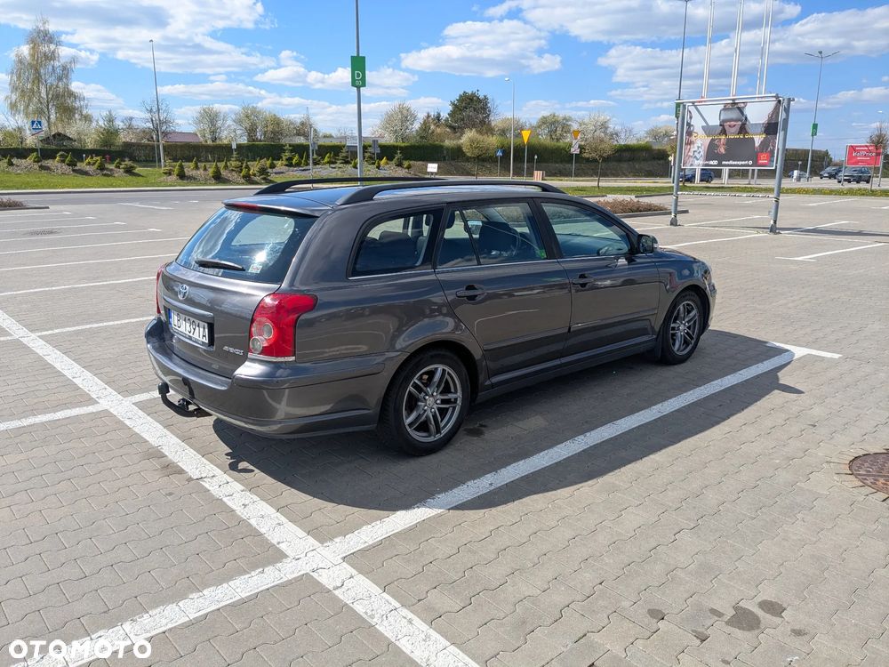 Toyota Avensis 1.6 VVT-i Luna - 7