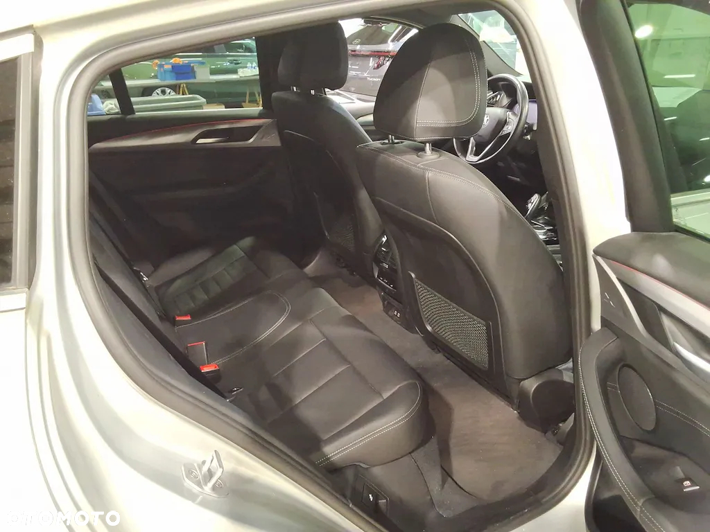 BMW X4 xDrive20d Advantage - 14