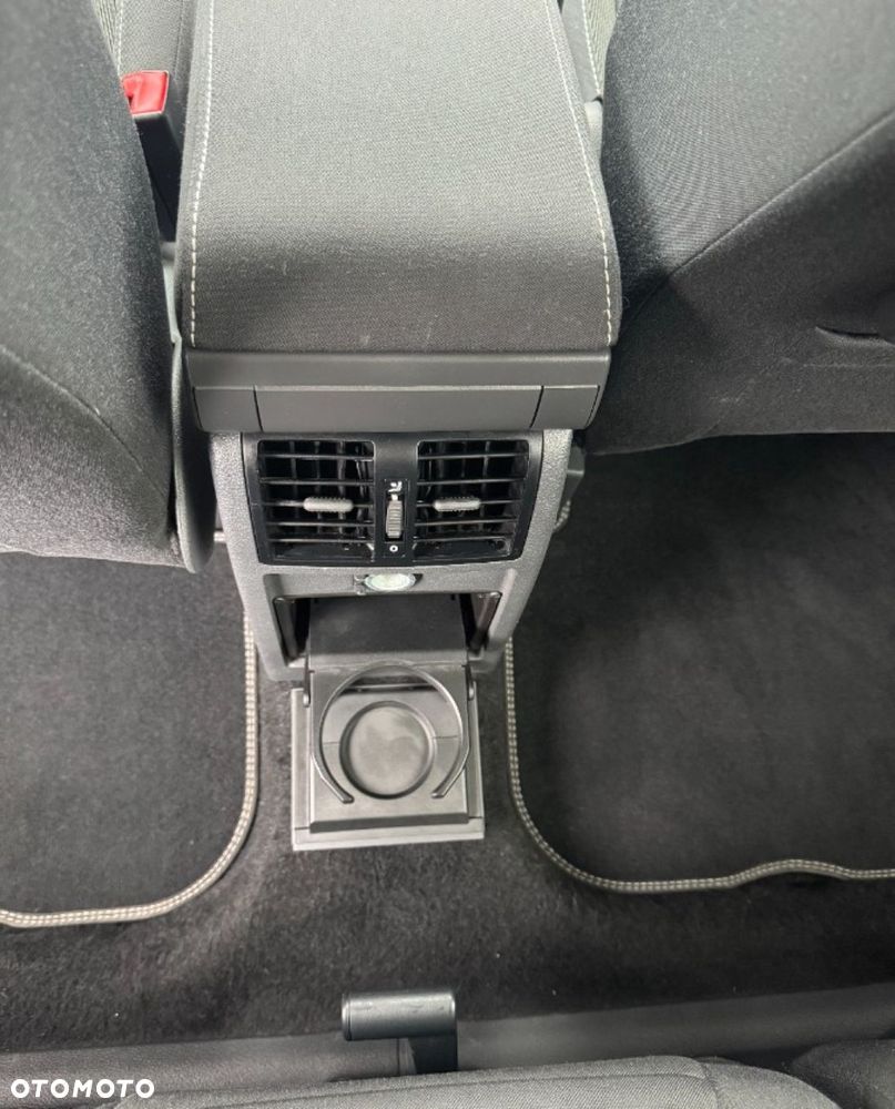 Volkswagen Touran - 13