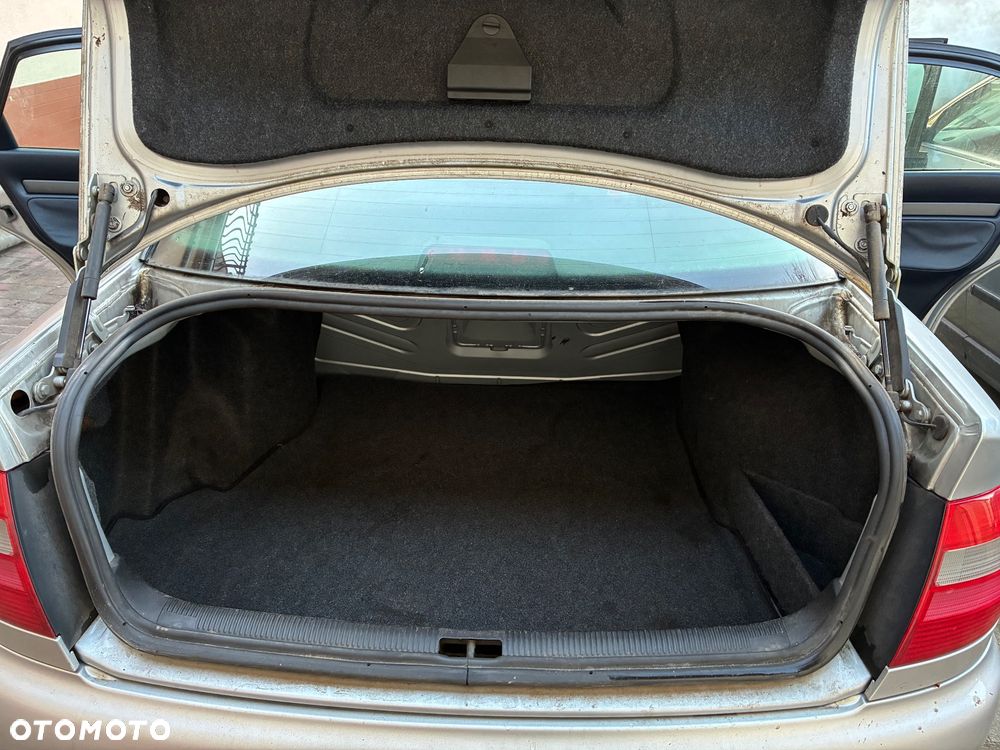 Audi A4 Limousine 1.6 - 11