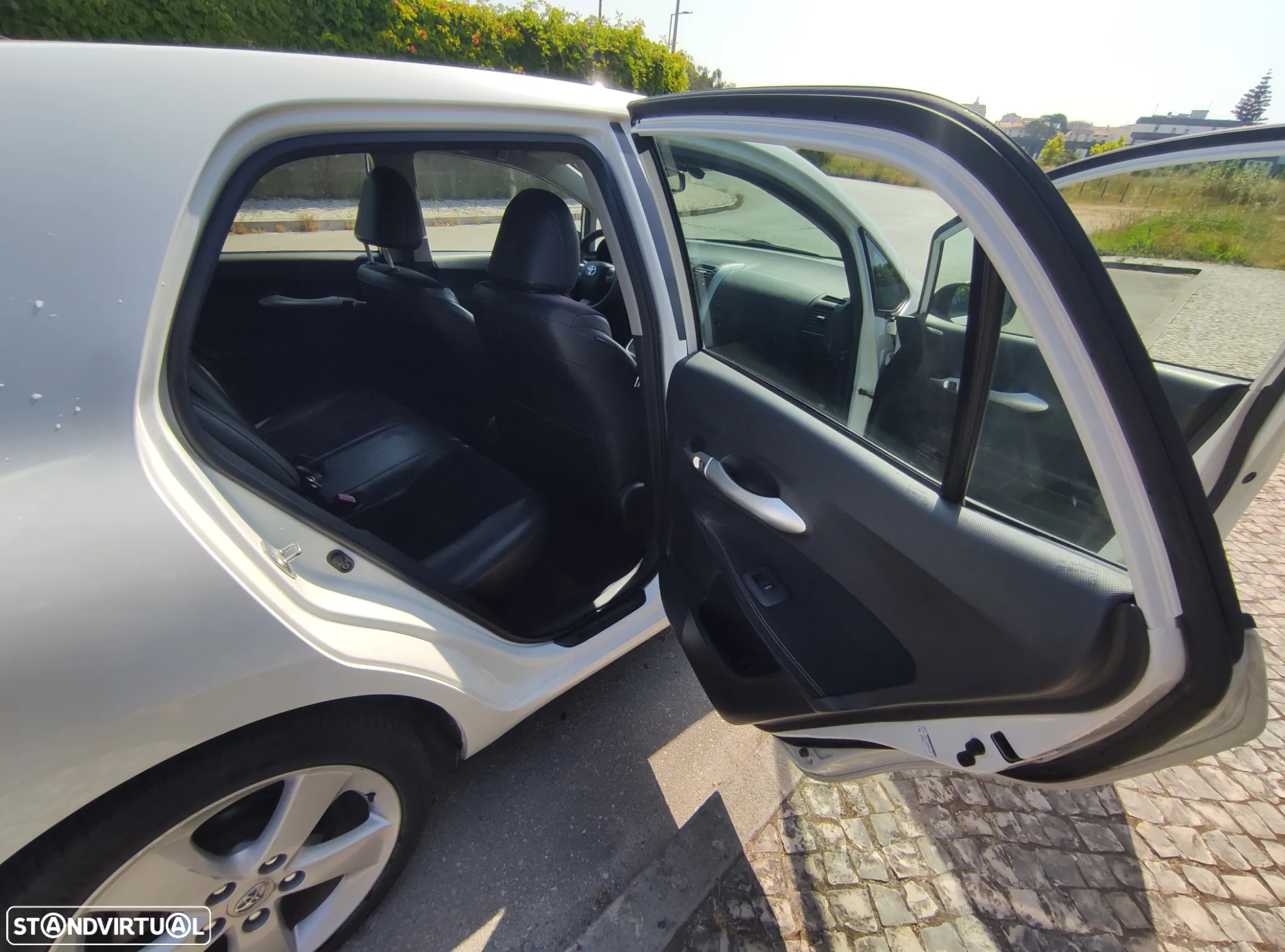 Toyota Auris 1.8 HSD Comfort - 11