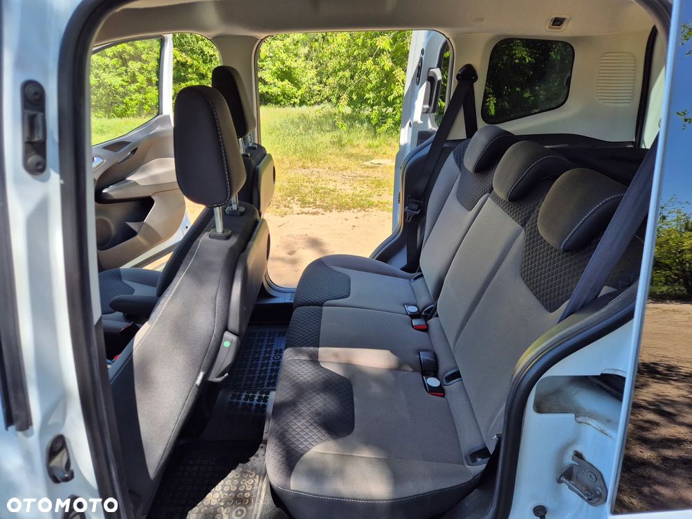 Ford Tourneo Courier 1.5 TDCi Sport - 18