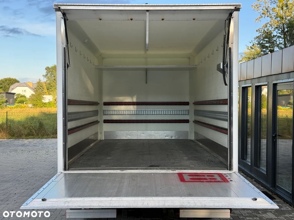 MAN TGE 3.180 / Kontener 8EP + Winda 750KG / 2021 ROK PRODUKCJI / Automat 8-biegów / DUŻY SERWIS / ZAREJESTROWANY W PL - 10