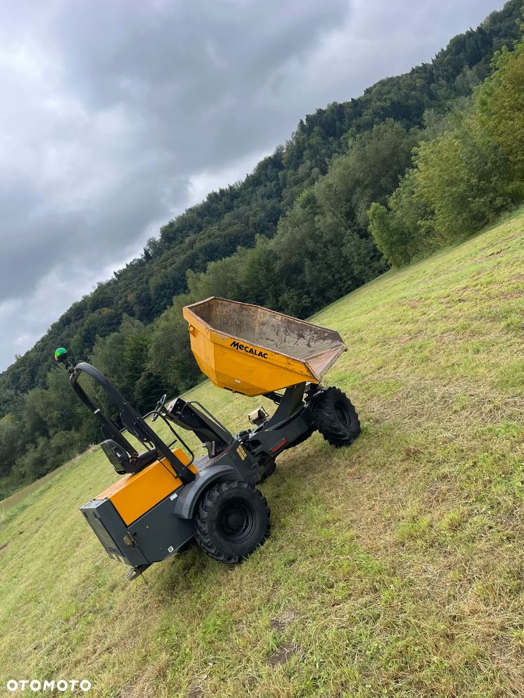 Terex Ta3.sh Wozidło 3 tony. 4x4. OBROTOWA koleba 1500 mtg. 2017 rok. Automat jazda. Maszyna Jak nówka z salonu. Silnik Kubota 4 cylindry! Z upadłości Norweskiego Gospodarstwa. Pełne sterowanie dżojstik REWERS HYDROSTATIC. Opony zero zużycia. Aktualna DEKRA BMWT. Pełny Oryginał Fabryczny Lakier w każdym miejscu! Ani deka luzu wycieku. Oswietlenie Fabryczne Full opcja.  Szybka wolna jazda. WIELKA OKAZJA  Tanio! - 4