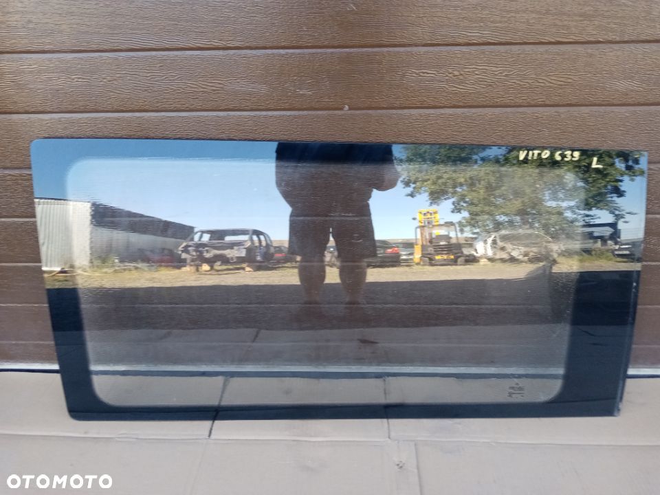 Szyba lewy przód lewa karoseryjna Mercedes Vito 639 AS2 04r - 1