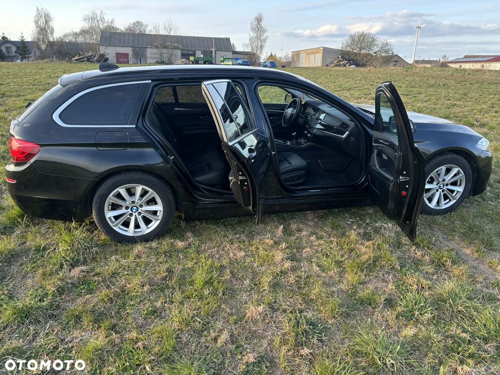 BMW Seria 5 520d - 29