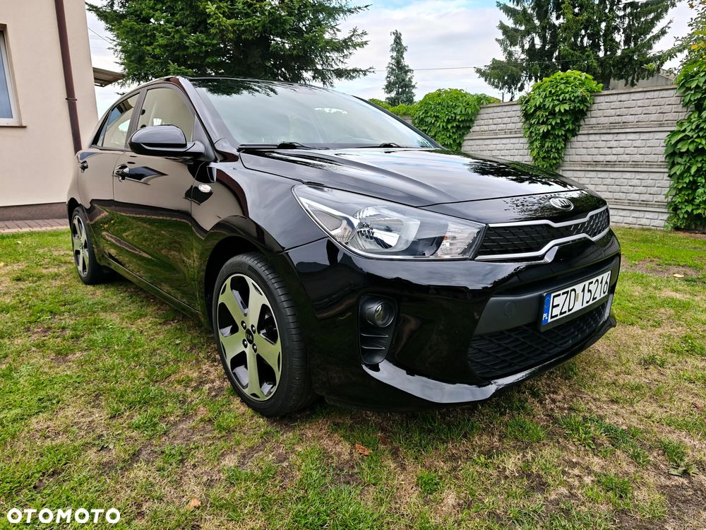 Kia Rio 1.2 L - 4