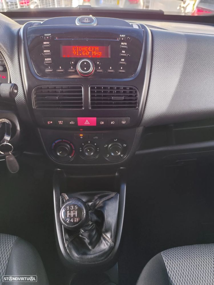 Fiat Doblo 1.3 M-Jet 7L Start&Stop - 25