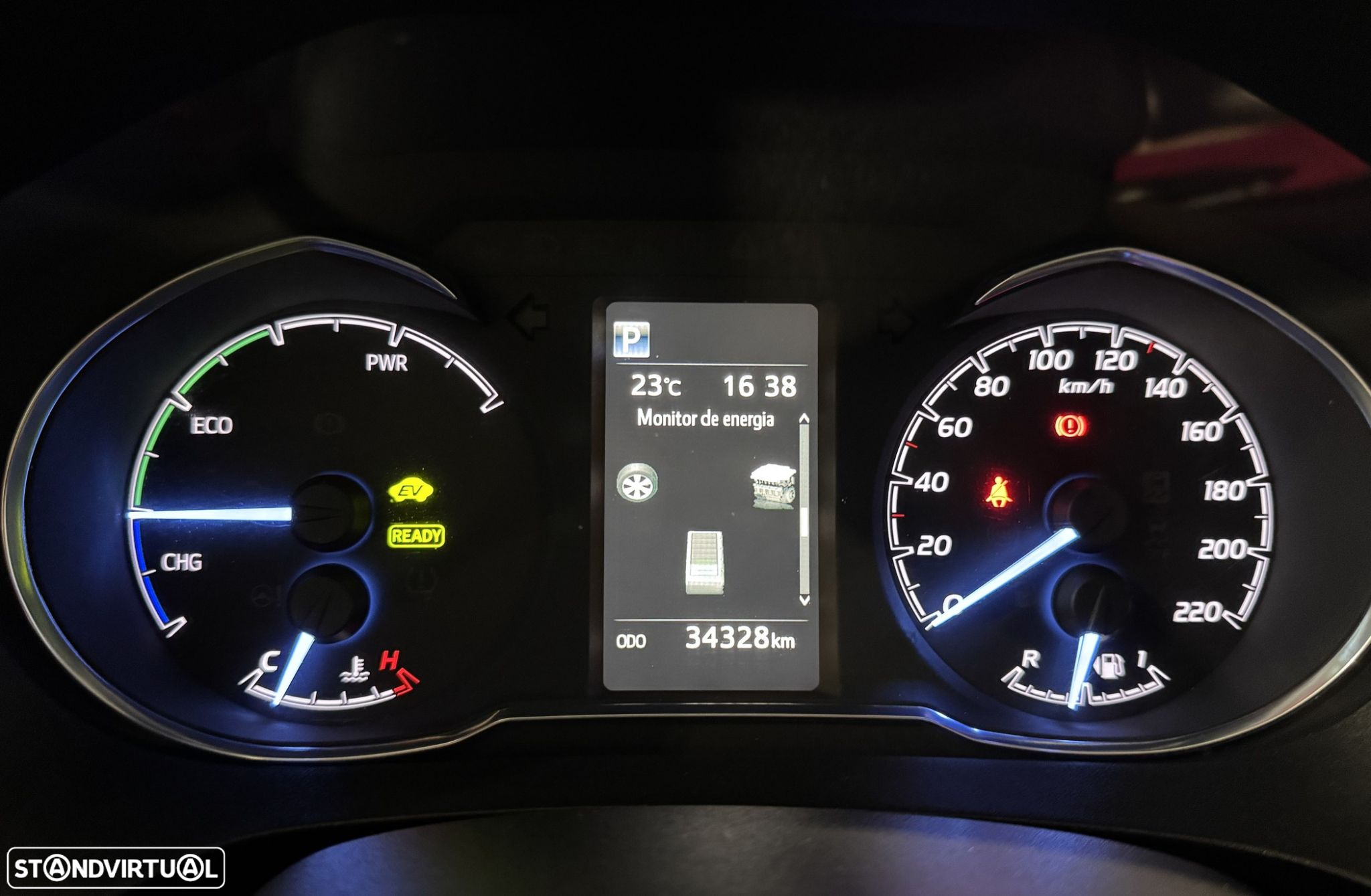 Toyota Yaris 1.5 HSD Exclusive+P.Luxury - 28