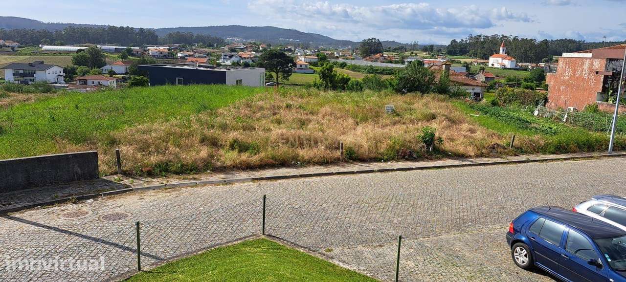 Terreno com 652m² à venda em Chorente - Barcelos - Grande imagem: 4/10