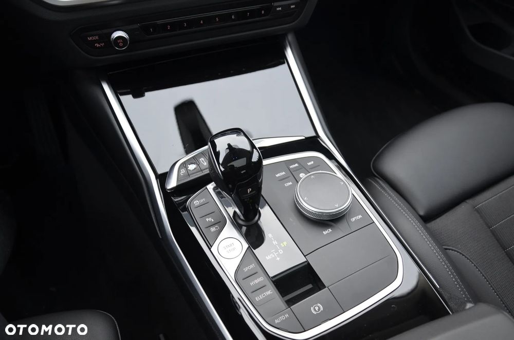 BMW Seria 3 320e Sport Line - 24