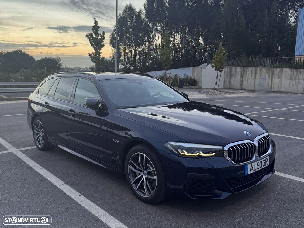 BMW 530 e Pack Desportivo M - 1