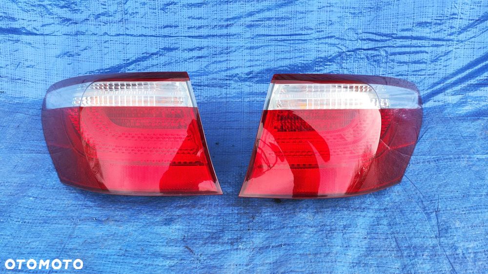 KLAPA ZDERZAK LAMPA LEWY PRAWY TYŁ KOMPLETNY GRANATOWY 8U0 LEXUS LS IV LS460 LS600H 07-09r - 12