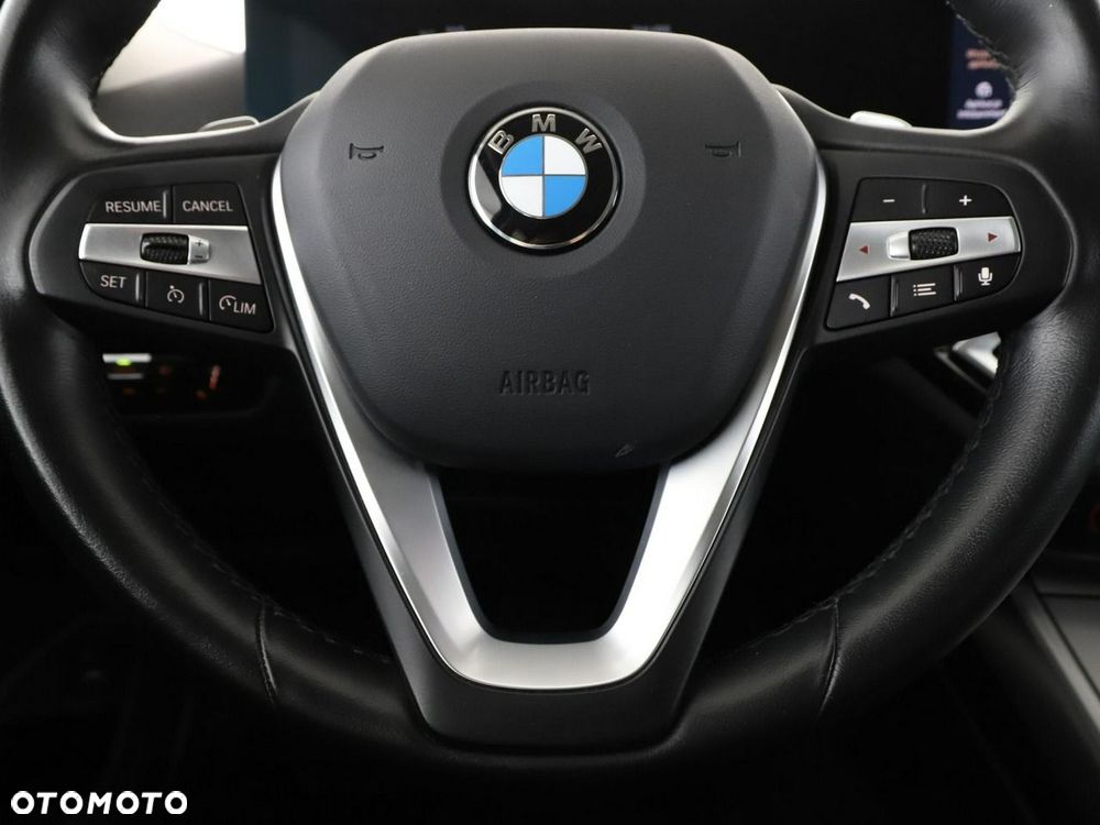 BMW Seria 3 318i - 22
